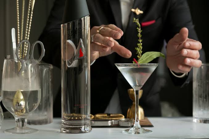 Shaken or Stirred? The Modern Man's Guide to Making (and Ordering) the Perfect Martini