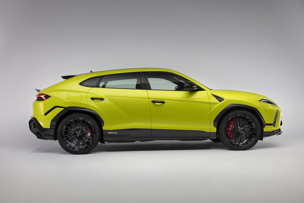Lamborghini's Urus SE Performante is the Super SUV Pushed to Its Absolute Limit
