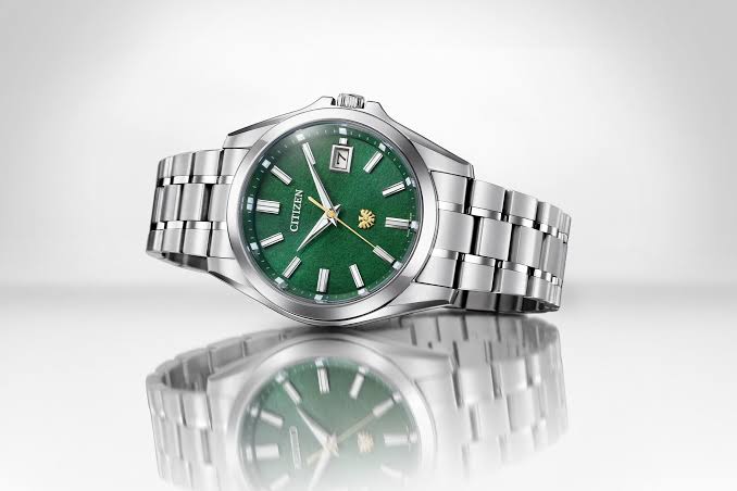 A Man’s Guide to Watches: Movements, Complications, and How to Buy Your First Serious Piece Without Getting Burned