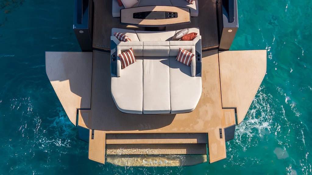 If you're looking for a speedy little sea steed, you might want to take a look at something sensational coming out of Miami. 