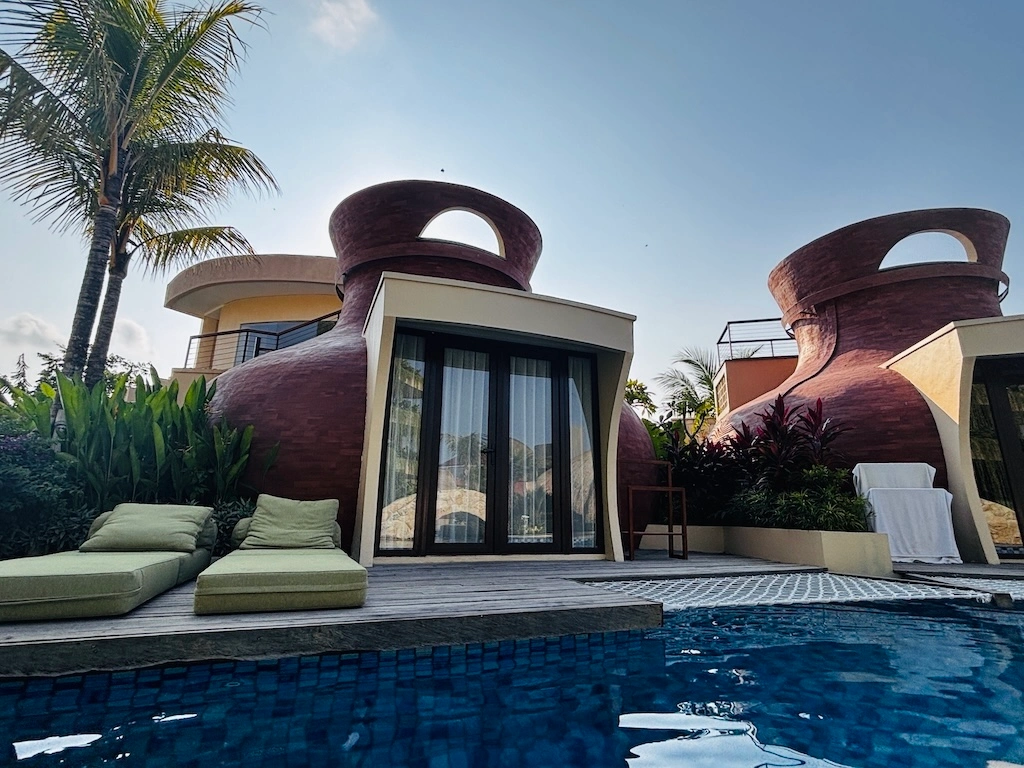 Shaped by lagoon pools and featuring cave-inspired architecture and soaring views, La Mewali Resort is Canggu's striking new hideaway minutes from the beach, bars and buzz.