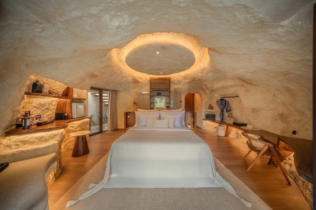 Shaped by lagoon pools and featuring cave-inspired architecture and soaring views, La Mewali Resort is Canggu's striking new hideaway minutes from the beach, bars and buzz.