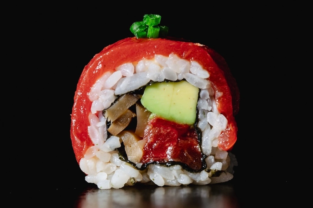 Most of us love sushi, and in Asia, most know there's the sushi that comes in a stapled plastic box, and there's the timeless craft that comes with an appropriately hefty price tag. Here's how to get the most out of a legitimate sushi counter experience.