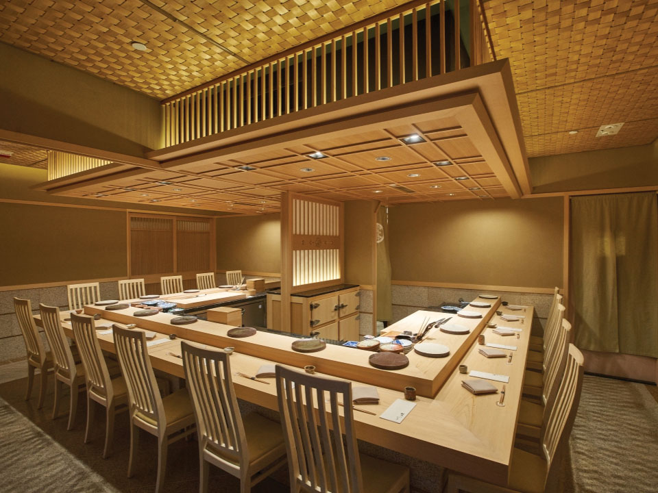 Most of us love sushi, and in Asia, most know there's the sushi that comes in a stapled plastic box, and there's the timeless craft that comes with an appropriately hefty price tag. Here's how to get the most out of a legitimate sushi counter experience.