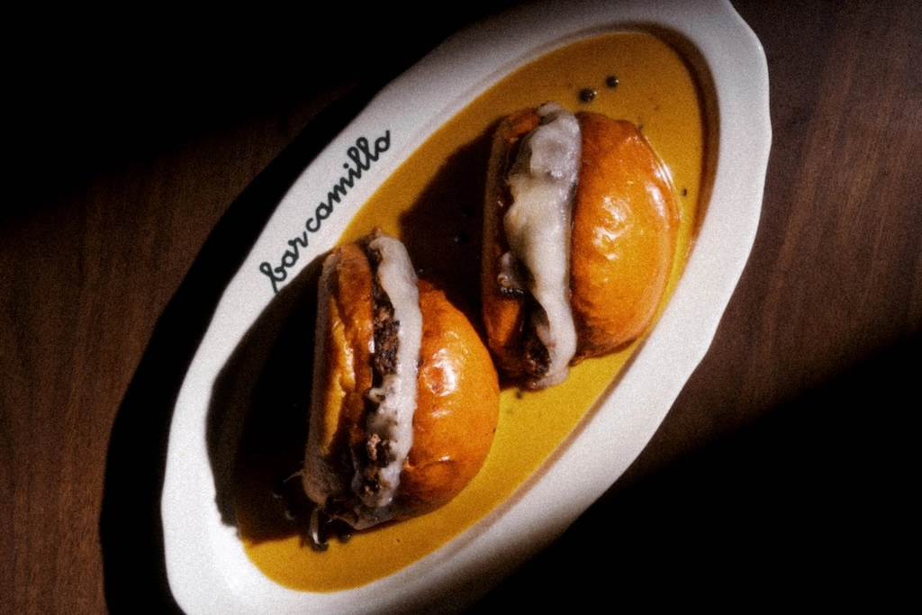The Bar Leone team has taken over Rosewood Hong Kong’s old XX space. Here’s how Bar Camillo looks, how the menu works, and what to order.