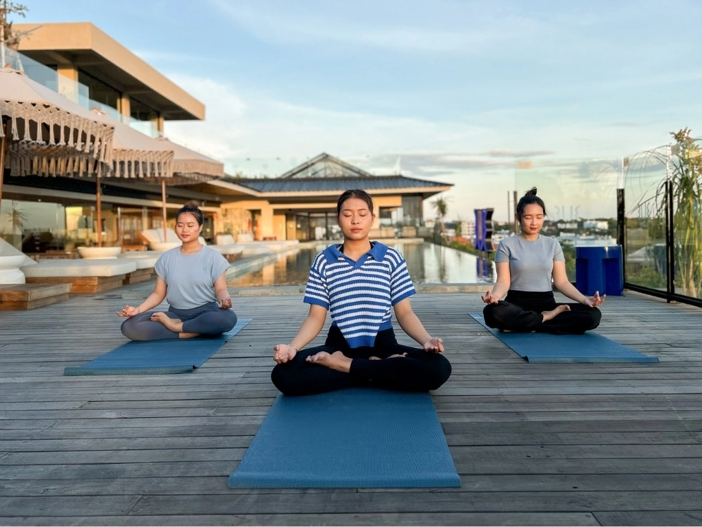 Beach clubs on foot, a rooftop pool made for sundowners and villas big enough for the whole crew. Here's how to do Canggu properly in four days.